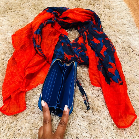 Scarf - Picture 3 of 5